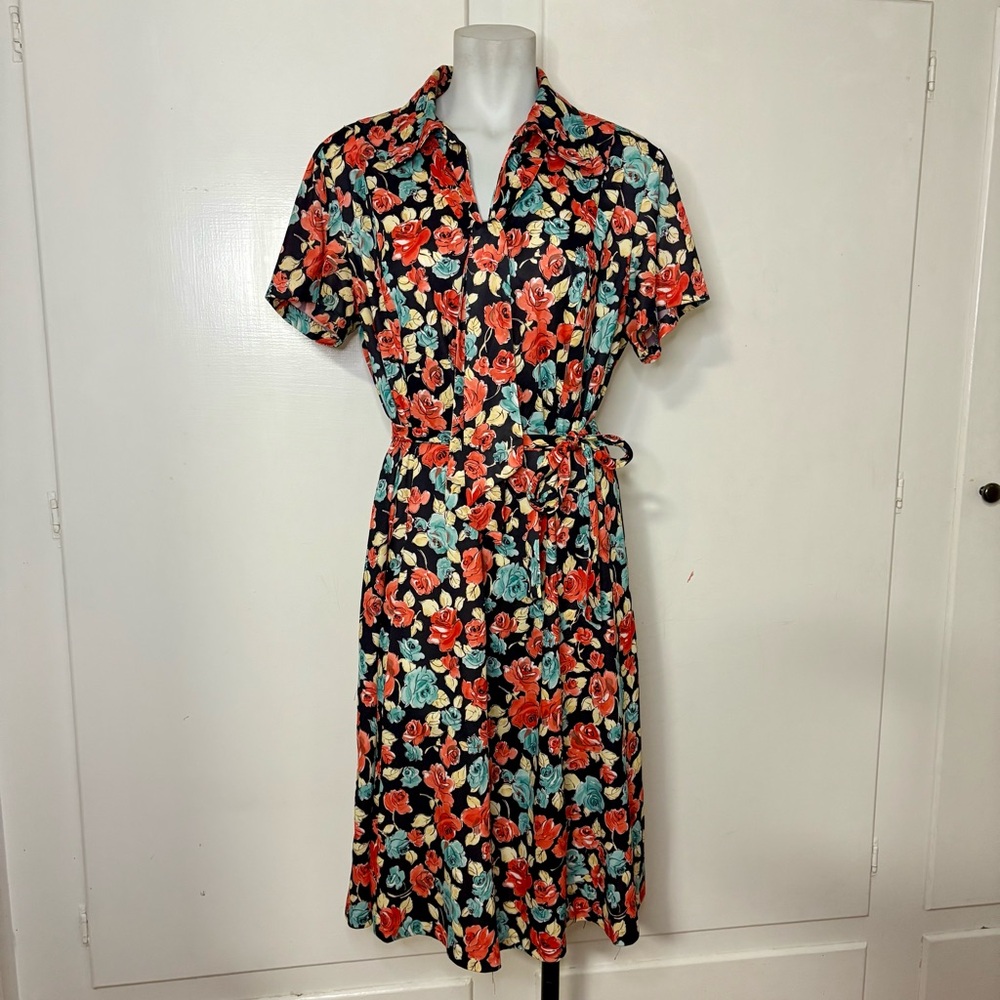 Vintage 70s Black Collared Bow Neck Zip Front Roses Print Midi Dress with Belt